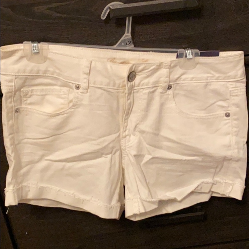 American Eagle white midi shorts size 10 NWT